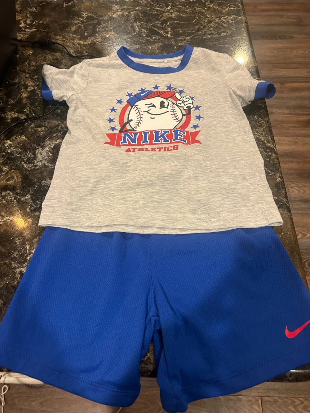 Nike Boys Gray & Blue Baseball Mascot Tee and shorts 7 (fits like a 6)